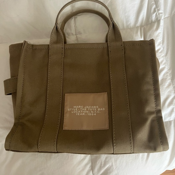 Marc Jacobs The Tote Bag - Picture 2 of 4